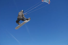 snowkite - jump